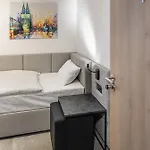 & Work Ξενοδοχείο 3*