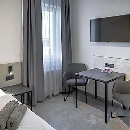 Hotel & Work 3*