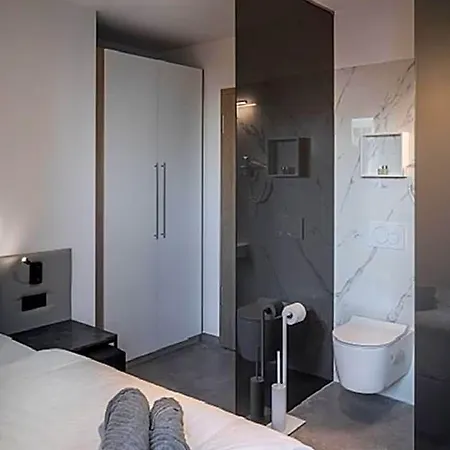 Hotel & Work