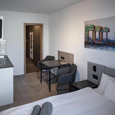 Hotel & Work