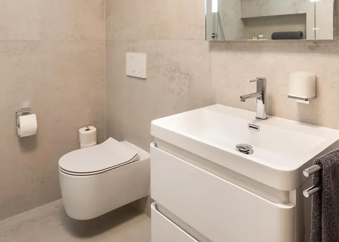 & Work فندق بولهايم