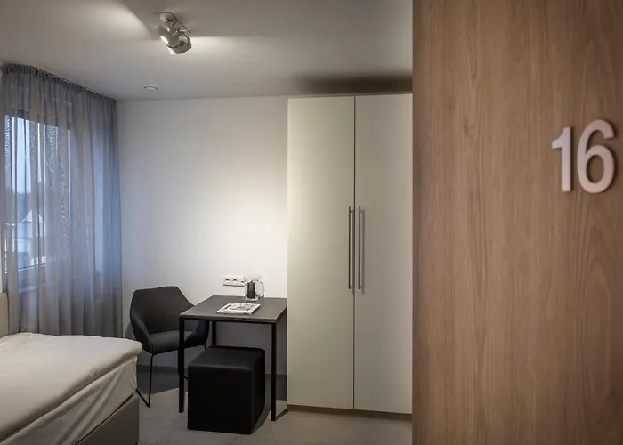 & Work 3* بولهايم