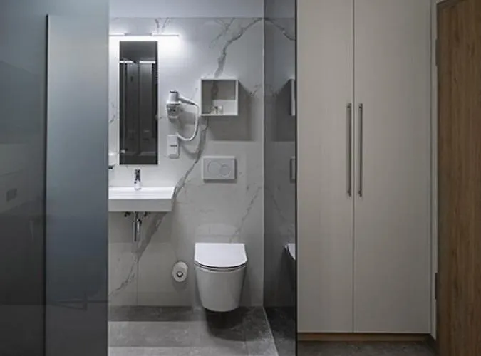 & Work 3* بولهايم